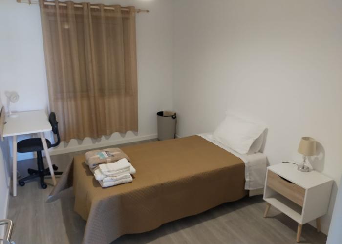 Quarto totalmente equipado Quarto totalmente equipado