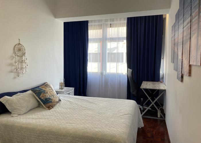 Quarto com cama de casal
