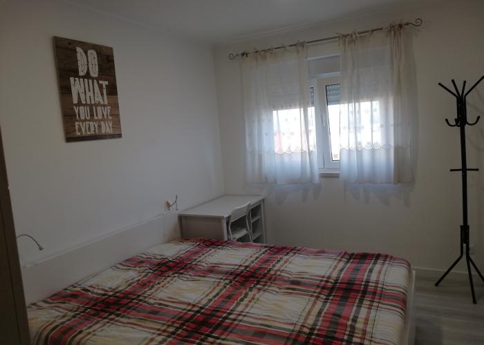 Quarto de casal, com roupeiro Quarto de casal, com roupeiro