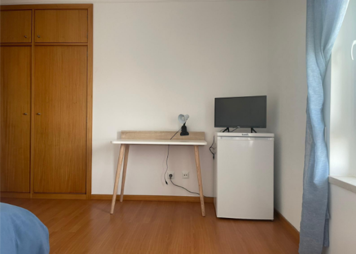 room 2 closet and desk