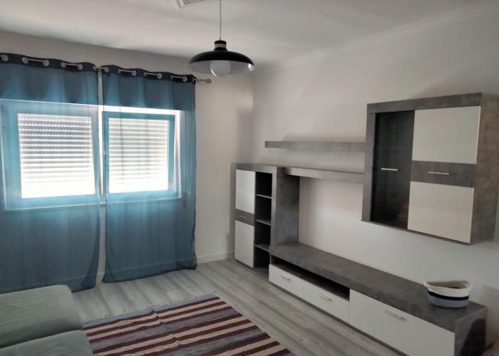 Sala ampla e bem iluminada Sala ampla e bem iluminada