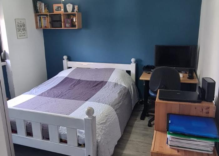 Quarto sem AC e casa de banho partilhada -350€ Quarto sem AC e casa de banho partilhada -350€