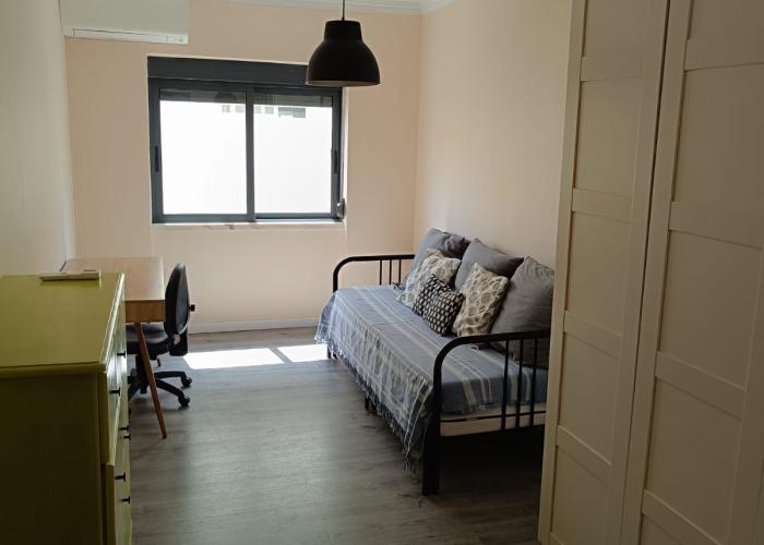 Quarto com AC e casa de banho partilhada - 380€ Quarto com AC e casa de banho partilhada - 380€