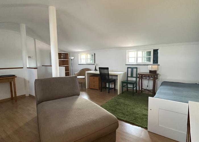 quarto 2 sofa 