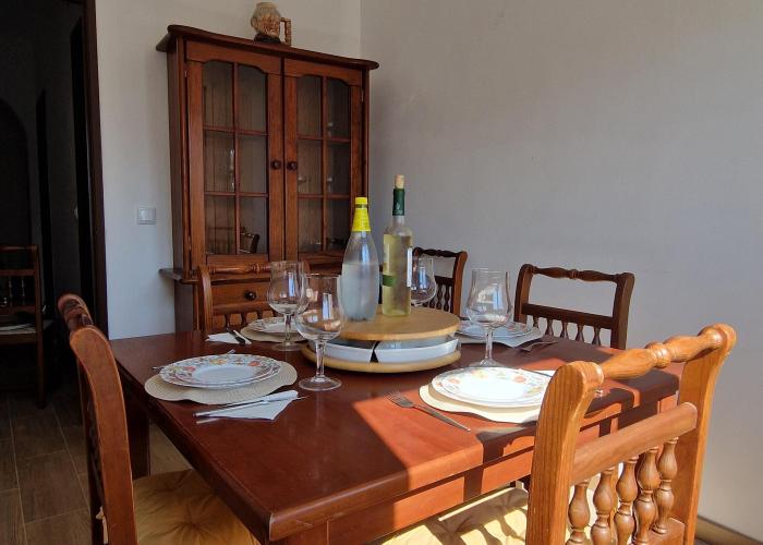Sala de jantar (irá ser convertida em quarto)