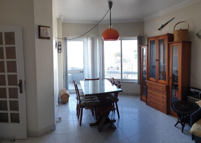 Sala com área de refeições e varanda Sala com área de refeições e varanda