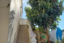 Escada acesso direto rua e quarto