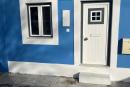 Apartment independente door