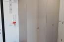 Hall de entrada com dispenseiro