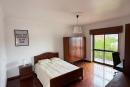 Quarto mobilado com varanda privada