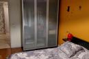 Quarto com cama casal