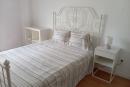 Quarto maior com cama de casal