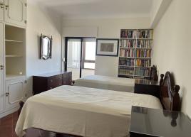 Quarto 1 / Bedroom 1