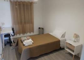 Quarto totalmente equipado 