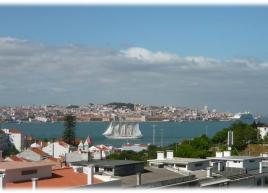 Vista panorámica sobre o Tejo e Lisboa