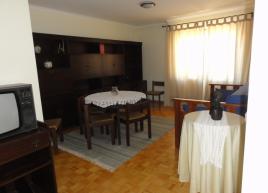 Sala com sofá