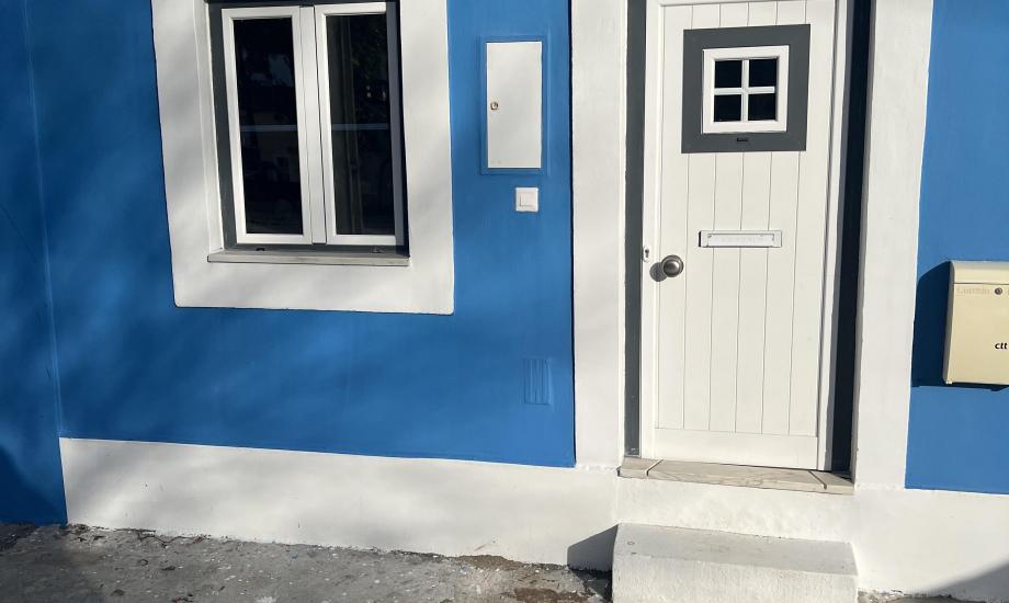 Apartment independente door