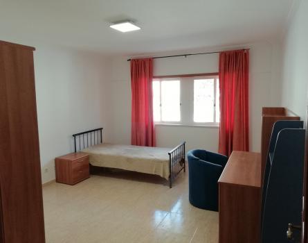 Quarto Grande 18m2, 360 Euros